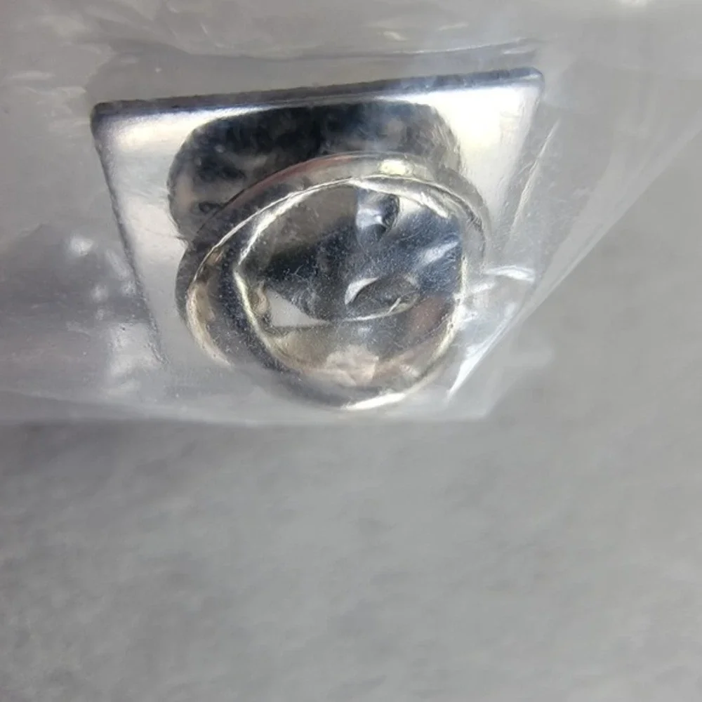 Expo 2000‎ Hannover World Fair Souvenir Lapel Pin Vintage Germany Memorabilia